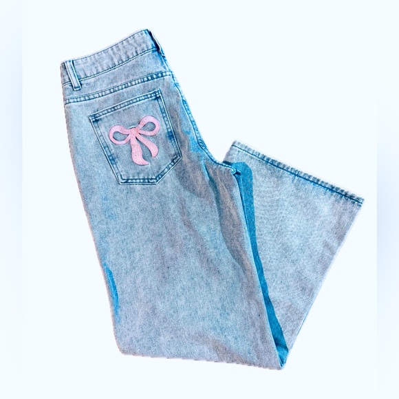 EMBROIDERED PINK BOW JEANS - Picture 2 of 6
